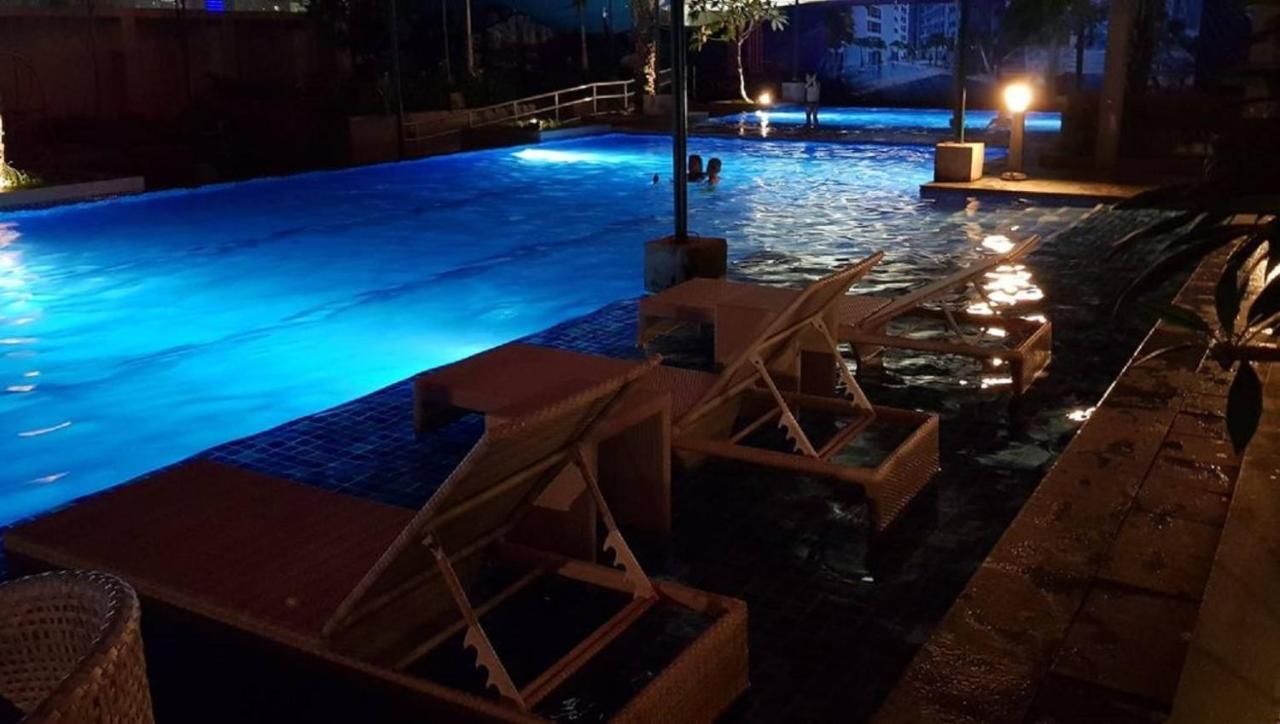 Horizon 101 A4 Near Robinson Mall Free Pool Wifi Cebu Eksteriør billede