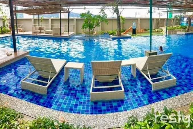 Horizon 101 A4 Near Robinson Mall Free Pool Wifi Cebu Eksteriør billede