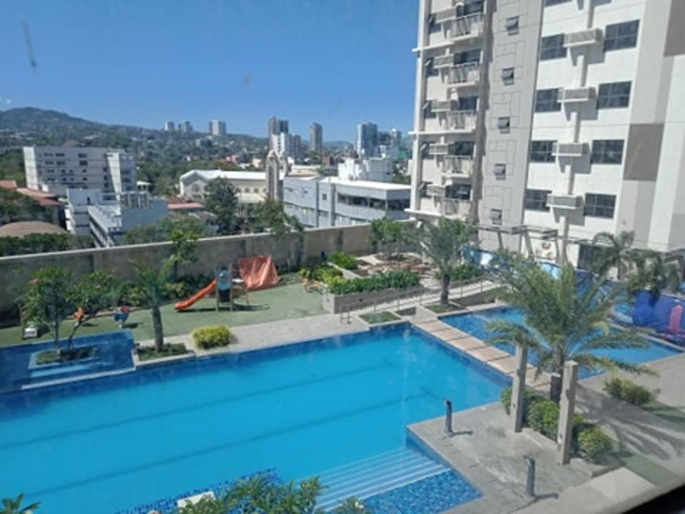 Horizon 101 A4 Near Robinson Mall Free Pool Wifi Cebu Eksteriør billede